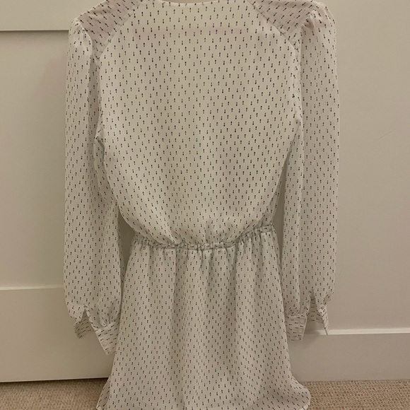 Urban Outfitters White Dress with Arrows XS - Picture 3 of 9